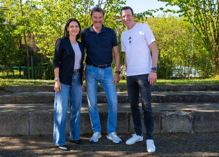 Im Bild (v.l.): Lisa Bieberbach, Thomas Stoek, Dominik Klein
